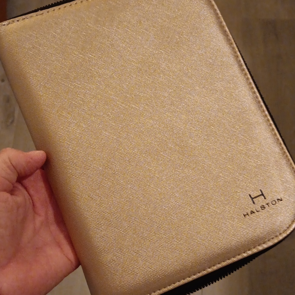 Halston jewelry holder